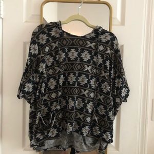 Aztec print shirt sleeve top with hoodie